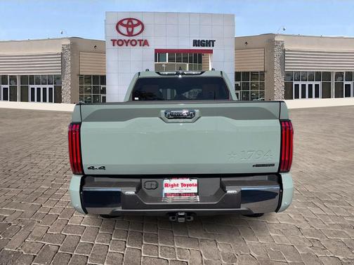 2025 Toyota Tundra Hybrid 1794 Edition