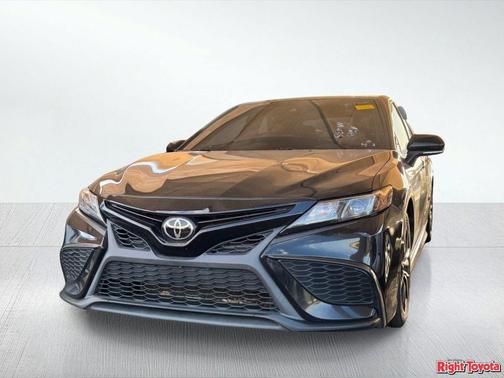 Midnight Black Metallic 2022 Toyota Camry SE