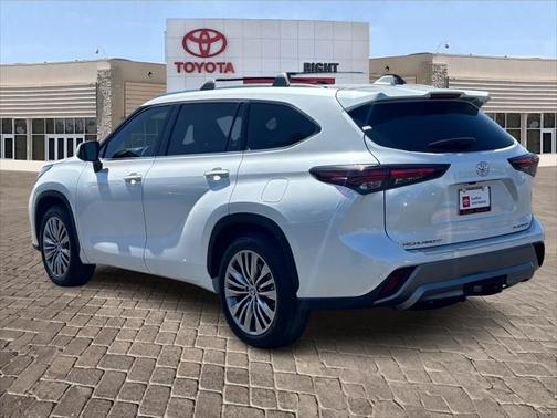 2024 Toyota Highlander Platinum
