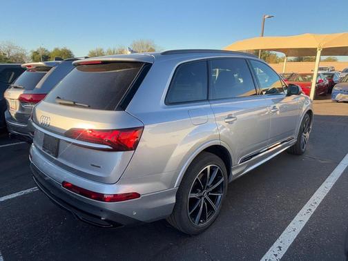 2020 Audi Q7 55 Premium Plus