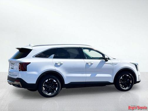 Glacial White Pearl 2024 Kia Sorento S