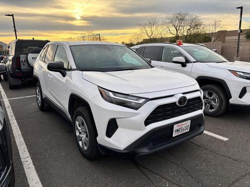 2024 Toyota RAV4 LE