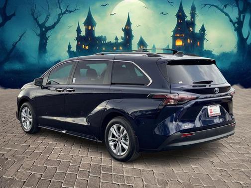 2025 Toyota Sienna XLE 7 Passenger