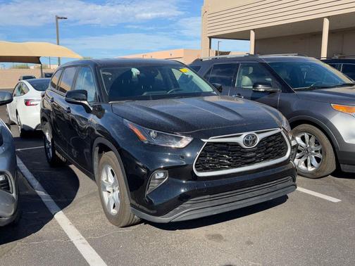 2025 Toyota Highlander LE