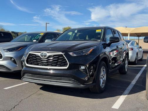 2025 Toyota Highlander LE