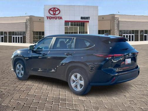 2025 Toyota Highlander LE