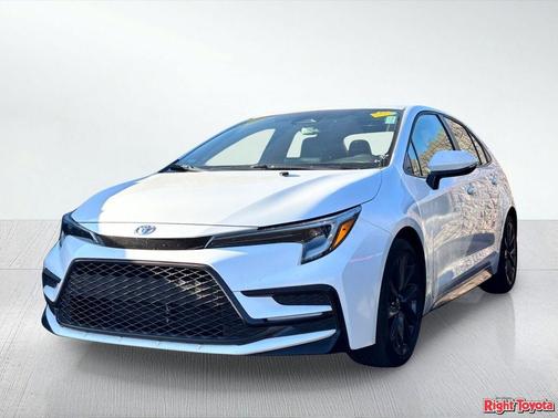 Ice Cap 2023 Toyota Corolla SE
