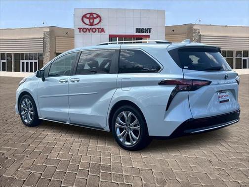 2022 Toyota Sienna Platinum 7 Passenger