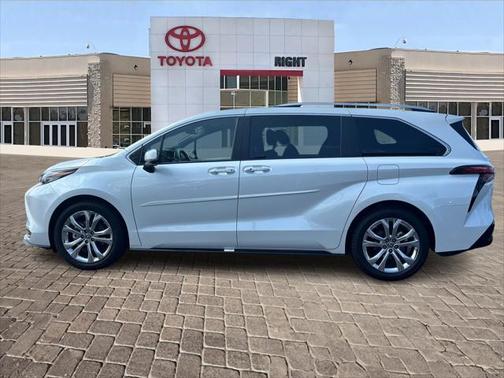 2022 Toyota Sienna Platinum 7 Passenger