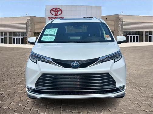 2022 Toyota Sienna Platinum 7 Passenger
