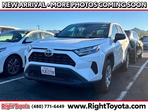 2024 Toyota RAV4 LE