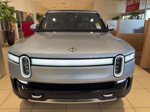 2023 Rivian R1S Adventure