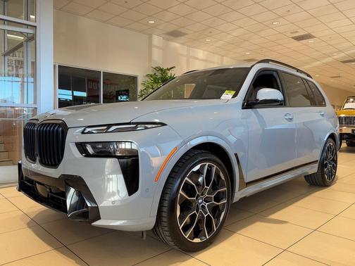 2025 BMW X7 xDrive40i
