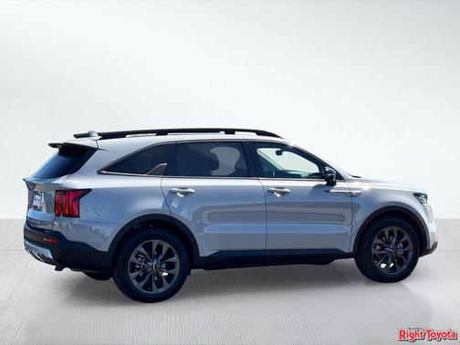 Wolf Gray 2022 Kia Sorento SX