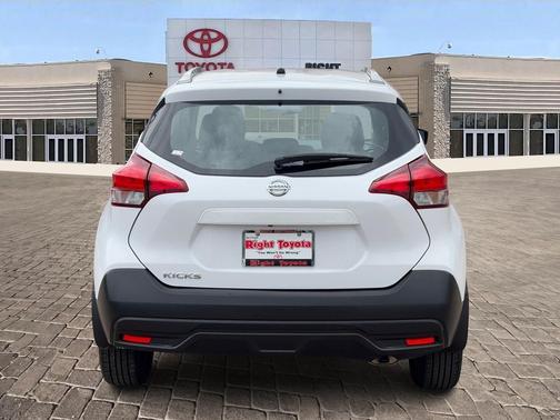2019 Nissan Kicks S