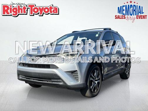 Silver Sky Metallic 2017 Toyota RAV4 LE