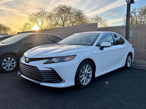2022 Toyota Camry LE