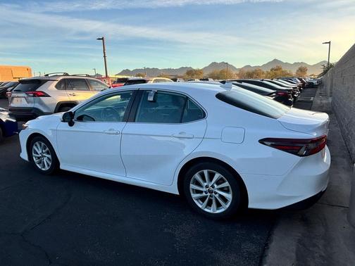 2022 Toyota Camry LE