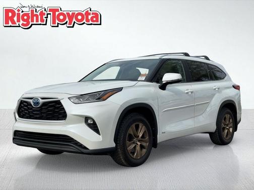 2023 Toyota Highlander Hybrid XLE
