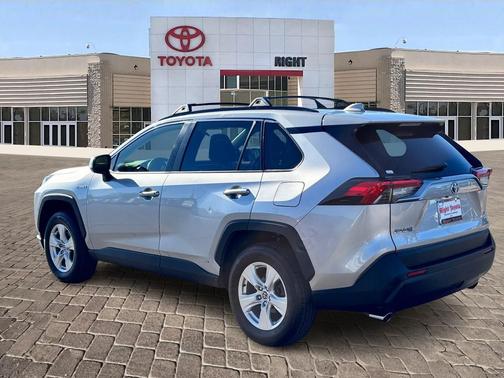 2021 Toyota RAV4 Hybrid XLE