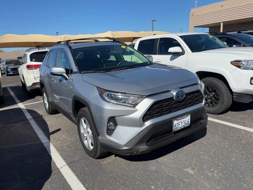2021 Toyota RAV4 Hybrid XLE