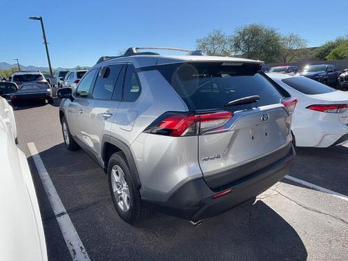 2021 Toyota RAV4 Hybrid XLE