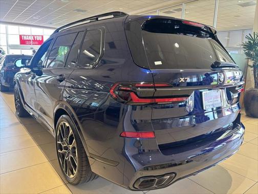 2025 BMW X7 M60i
