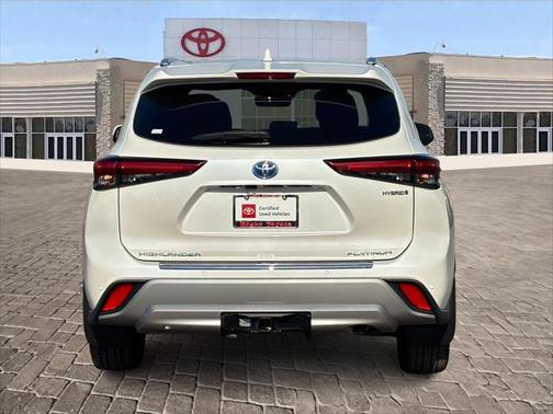 2021 Toyota Highlander Hybrid Platinum