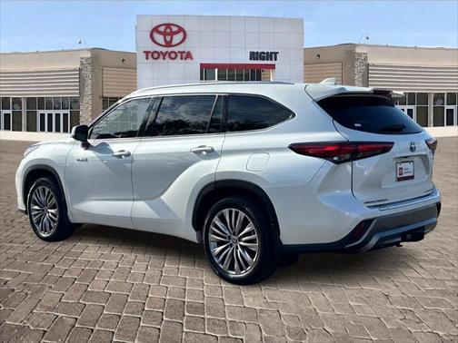 2021 Toyota Highlander Hybrid Platinum