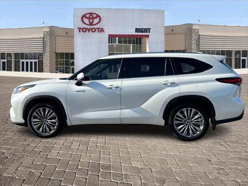 2021 Toyota Highlander Hybrid Platinum