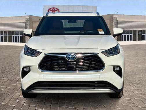 2021 Toyota Highlander Hybrid Platinum