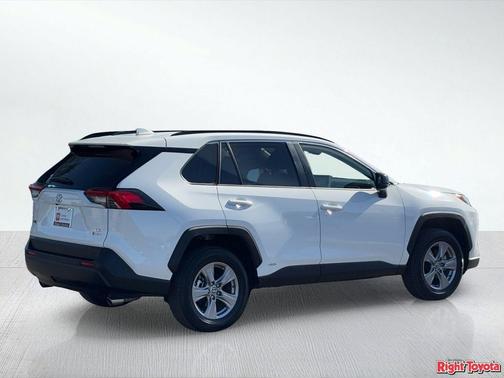 2025 Toyota RAV4 Hybrid LE