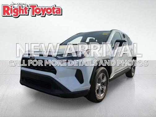 Ice Cap 2025 Toyota RAV4 Hybrid LE