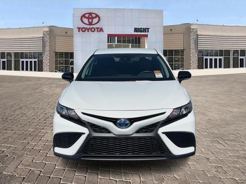 2024 Toyota Camry Hybrid SE