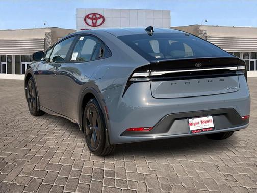 2026 Toyota Prius Plug-In Hybrid SE