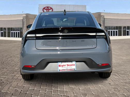 2026 Toyota Prius Plug-In Hybrid SE