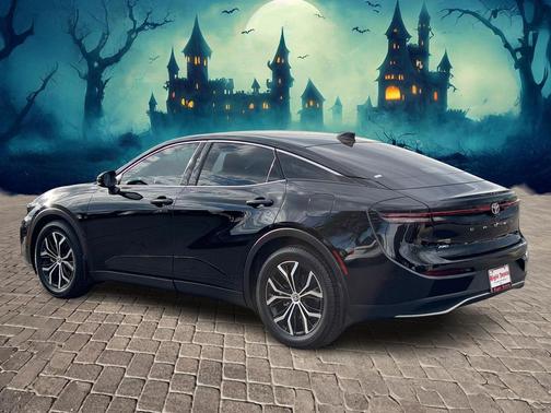 2023 Toyota Crown XLE