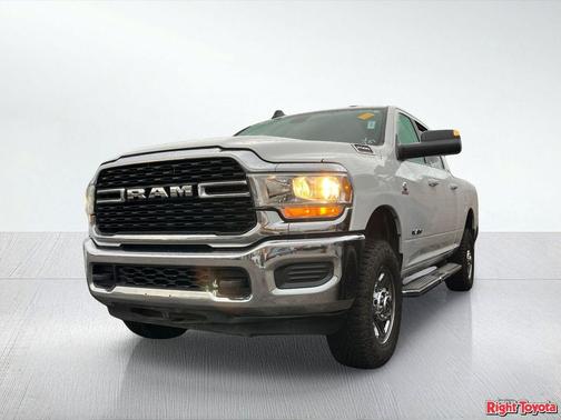 Bright White Clearcoat 2022 RAM 2500 Big Horn Crew Cab 4x4 6'4' Box
