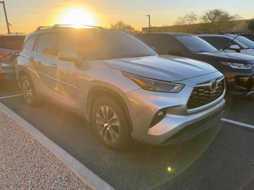 2023 Toyota Highlander XLE