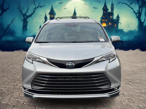 2022 Toyota Sienna Platinum 7 Passenger