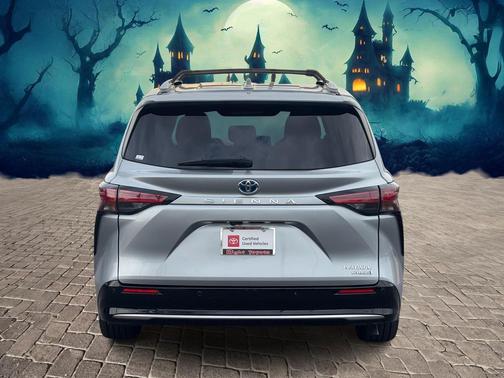 2022 Toyota Sienna Platinum 7 Passenger