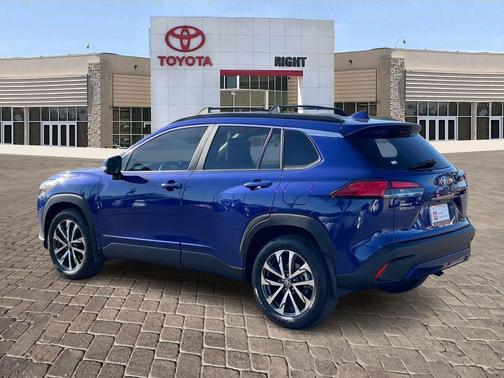 2024 Toyota Corolla Cross XLE