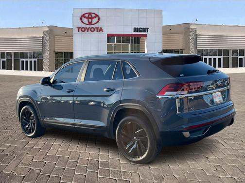 2022 Volkswagen Atlas Cross Sport 2.0T SE w/Technology