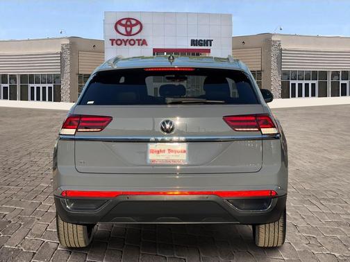 2022 Volkswagen Atlas Cross Sport 2.0T SE w/Technology
