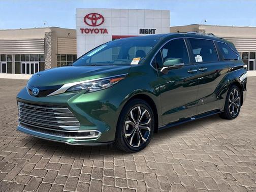 2025 Toyota Sienna Platinum 7 Passenger
