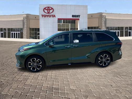 2025 Toyota Sienna Platinum 7 Passenger