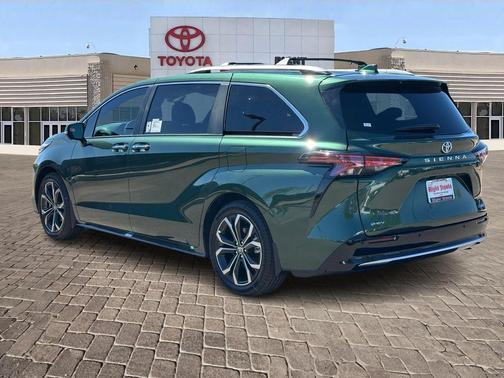 2025 Toyota Sienna Platinum 7 Passenger