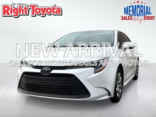 Ice Cap 2025 Toyota Corolla LE