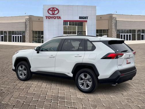 2025 Toyota RAV4 Hybrid XLE