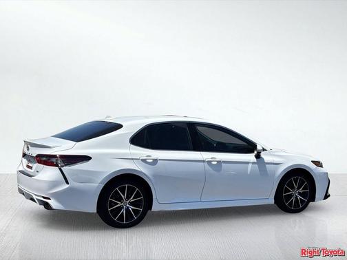 Super White 2021 Toyota Camry SE